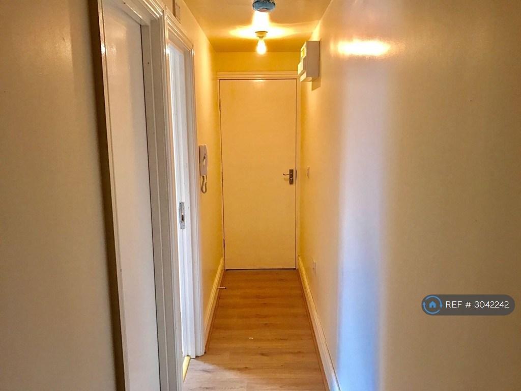 Apartment in Birmingham, Sparkhill - View 4