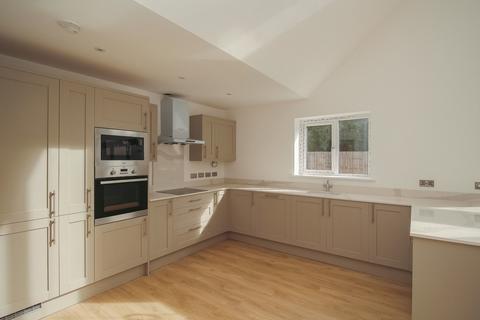 2 bedroom detached bungalow for sale, Evergreen Way, Mount Sandford Green, Barnstaple, EX32