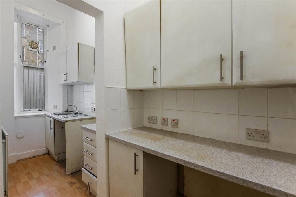 Apartment in Glasgow - View 3