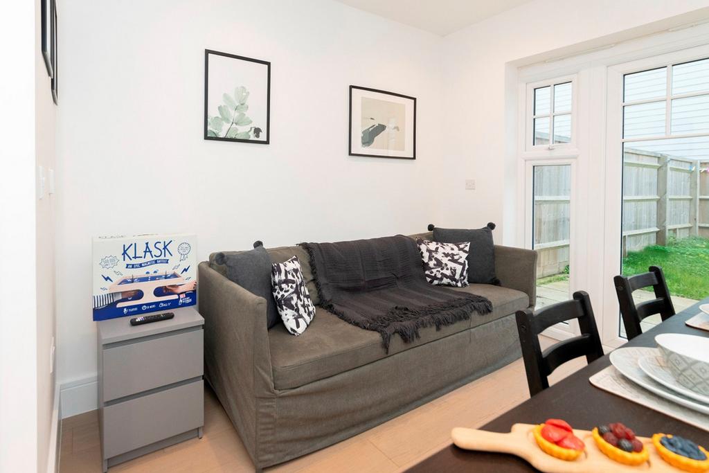 House in Reading - View 3