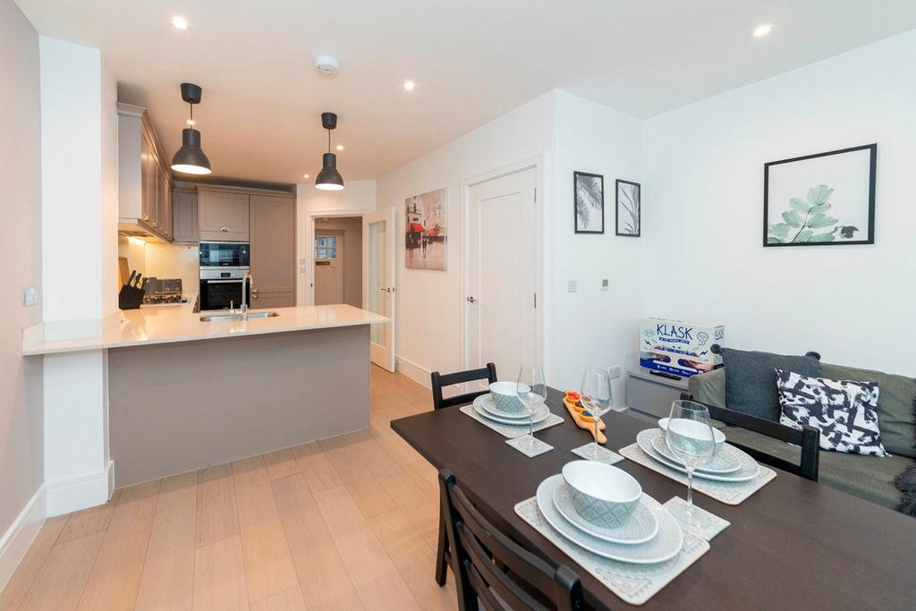 House in Reading - View 5