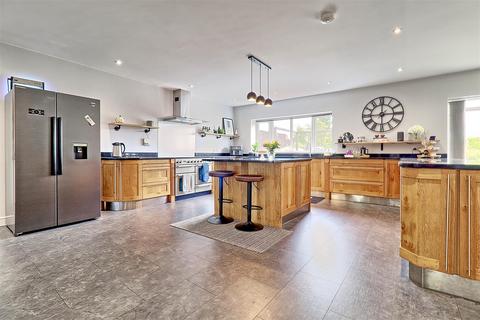 4 bedroom detached bungalow for sale, Prickwillow Road, Isleham, Ely