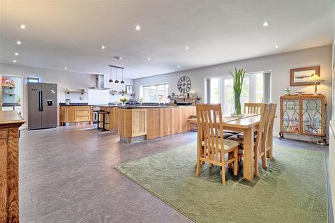 4 bedroom detached bungalow for sale, Prickwillow Road, Isleham, Ely