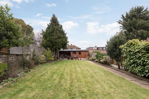 4 bedroom semi-detached house for sale, Torrington Gardens, London, N11
