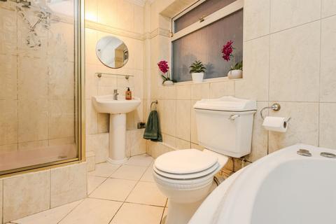 2 bedroom detached bungalow for sale, The Glade, Birmingham