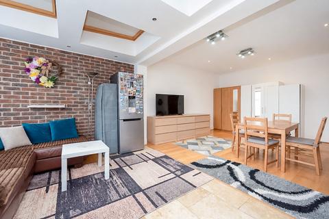 4 bedroom semi-detached house for sale, Flambard Road, Harrow