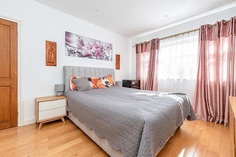 4 bedroom semi-detached house for sale, Flambard Road, Harrow