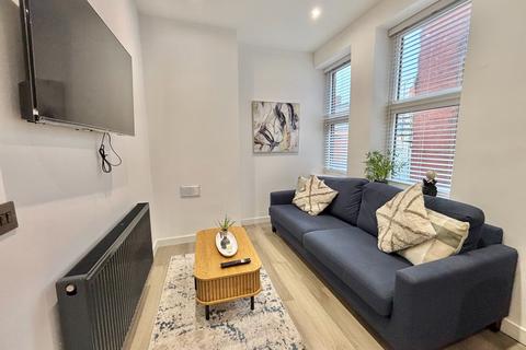 2 bedroom apartment to rent, Silver Street, Bury, BL9