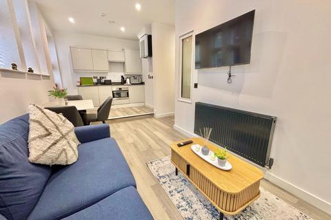 2 bedroom apartment to rent, Silver Street, Bury, BL9