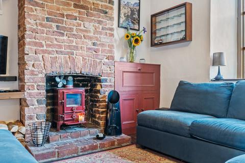 4 bedroom end of terrace house for sale, High Street, Kettering NN14