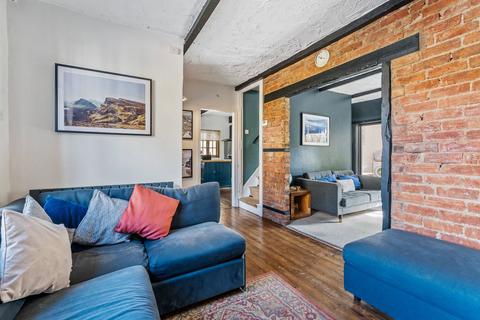 4 bedroom end of terrace house for sale, High Street, Kettering NN14