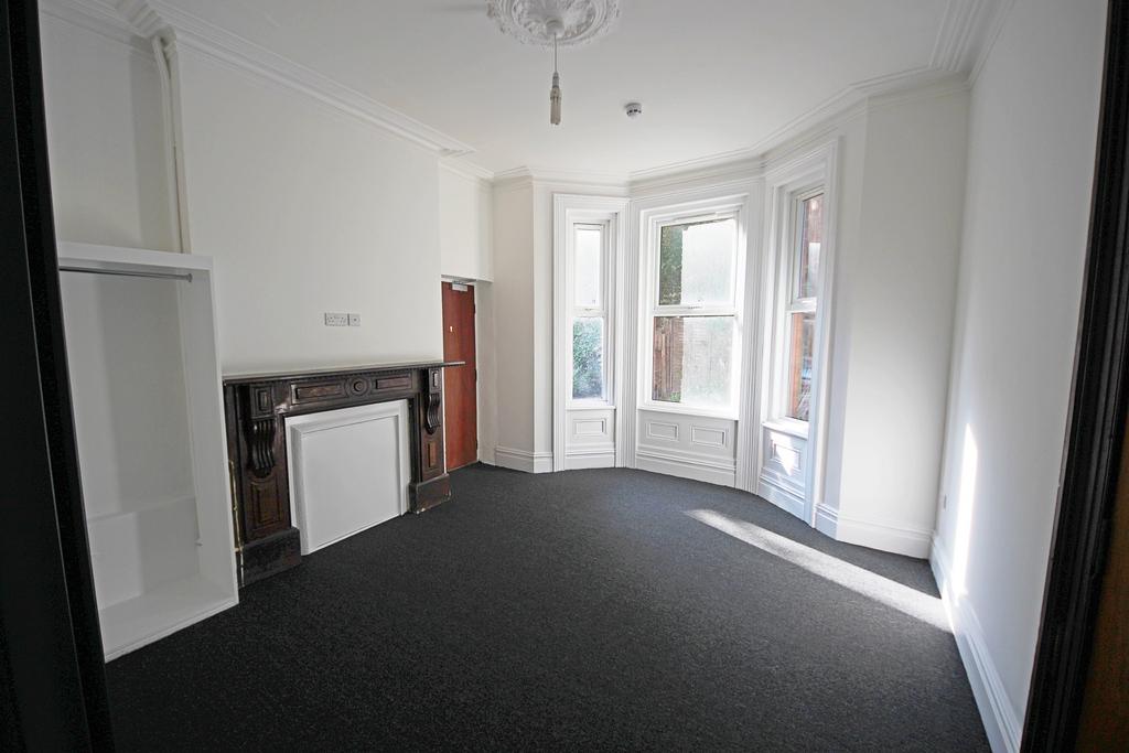 Apartment in Bournemouth - View 3