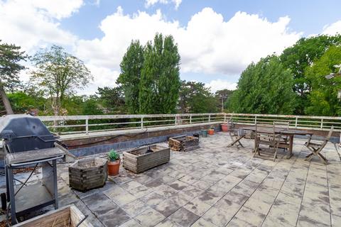 2 bedroom flat for sale, Leamington House, Stonegrove, HA8
