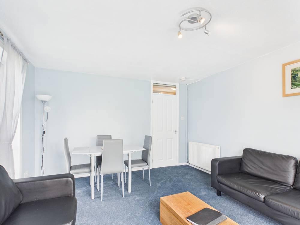 Apartment in Edinburgh - View 3