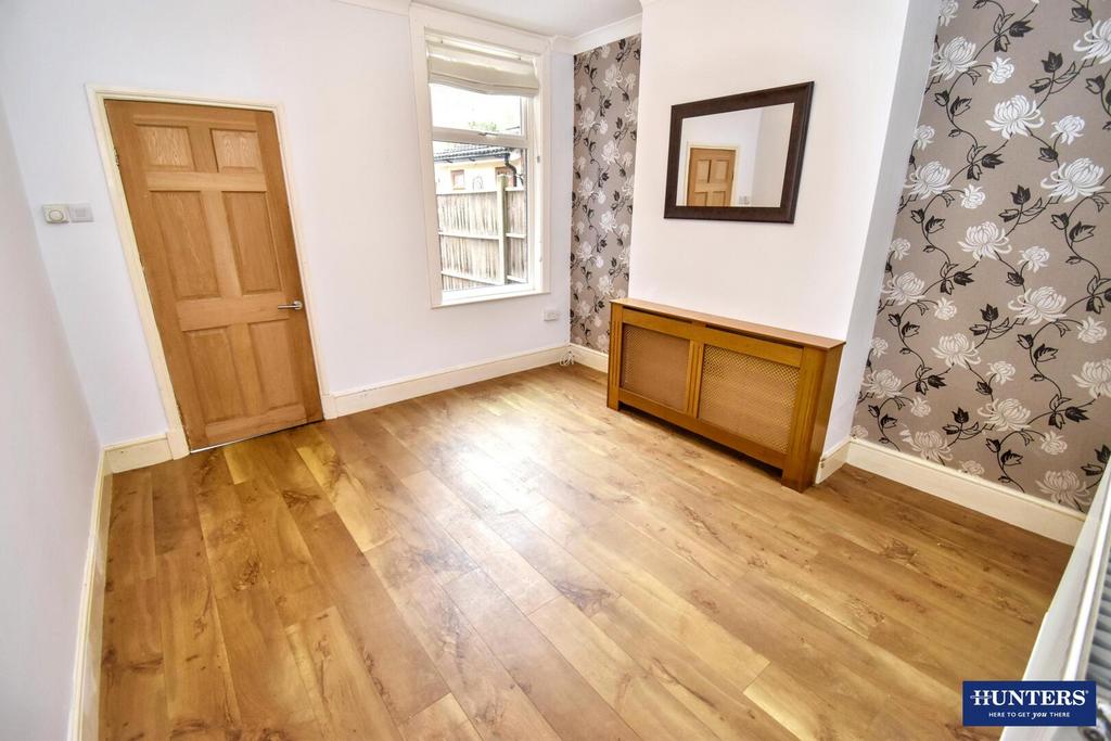 House in Oadby and Wigston, Leicestershire - More