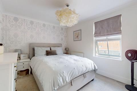 2 bedroom terraced house for sale, Dover Road, Northfleet Gravesend, DA11 9QN