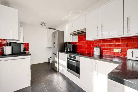 2 bedroom end of terrace house for sale, Swaisland Road, Dartford
