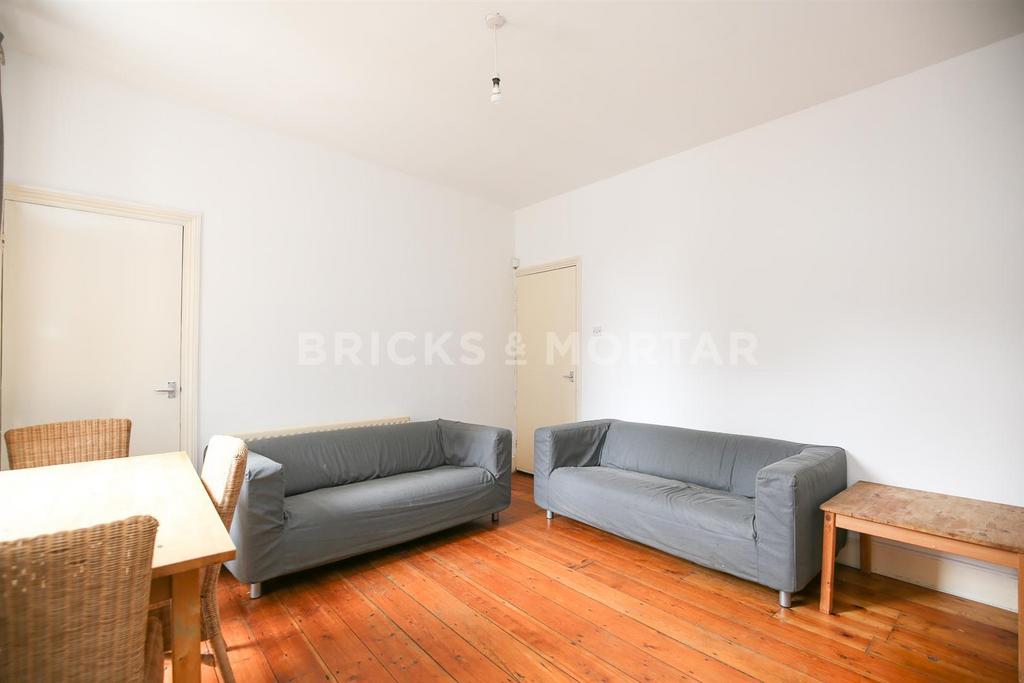 Apartment in Newcastle Upon Tyne - View 3