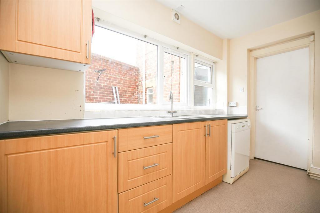 Apartment in Newcastle Upon Tyne - View 5