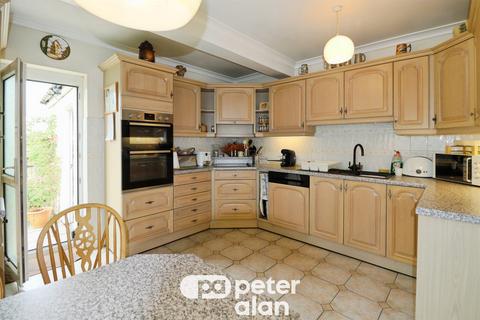 4 bedroom semi-detached bungalow for sale, Lon Penllyn, Cardiff