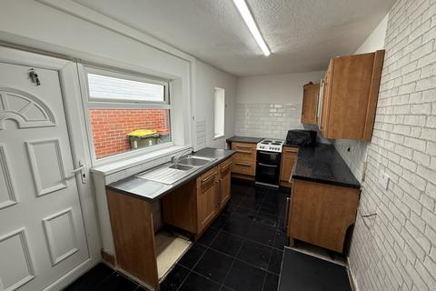 2 bedroom terraced house to rent, St. Davids Road, Preston PR1