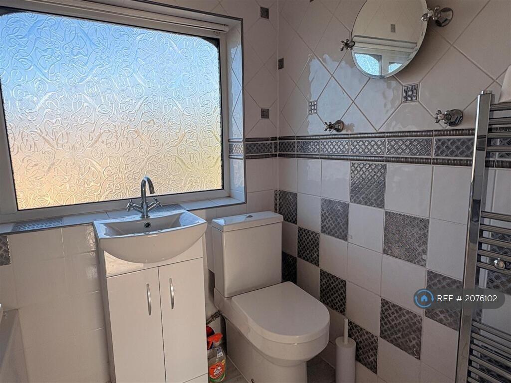 House in Oadby and Wigston, South Wigston - More