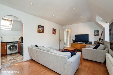 2 bedroom coach house for sale, Windsor Park Gardens, Norwich, NR6