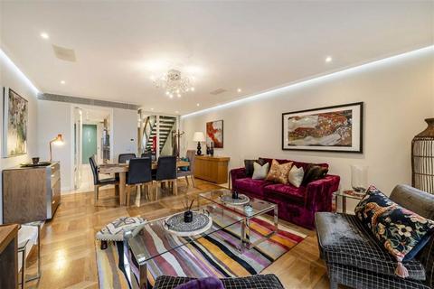 undefined, Cromwell Road, London SW7