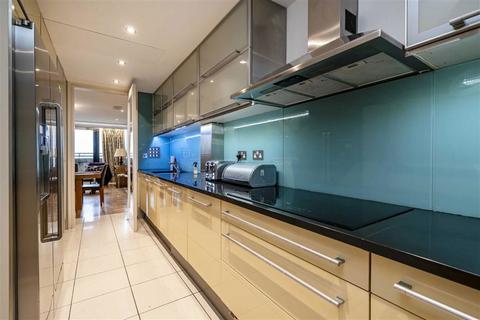 undefined, Cromwell Road, London SW7