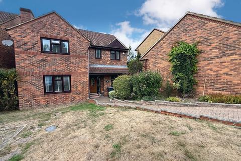 4 bedroom detached house for sale, Lippitts Hill, Luton, LU2