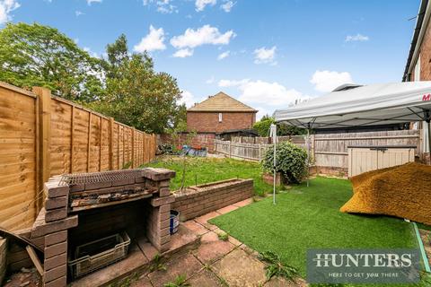 2 bedroom flat for sale, Avon Close, Worcester Park