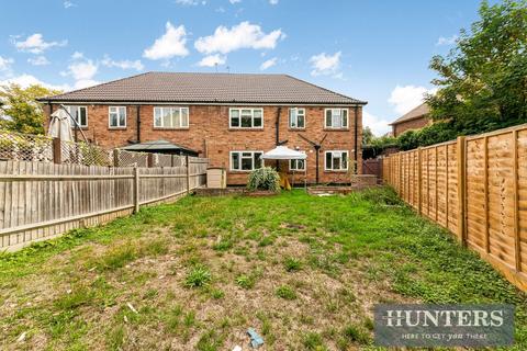 2 bedroom flat for sale, Avon Close, Worcester Park