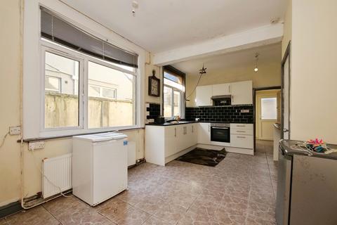 4 bedroom semi-detached house for sale, Gladstone Street, Abertillery