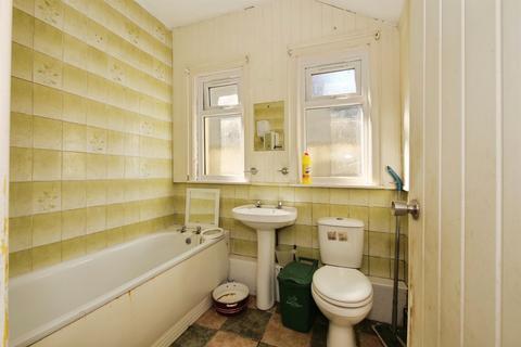 4 bedroom semi-detached house for sale, Gladstone Street, Abertillery