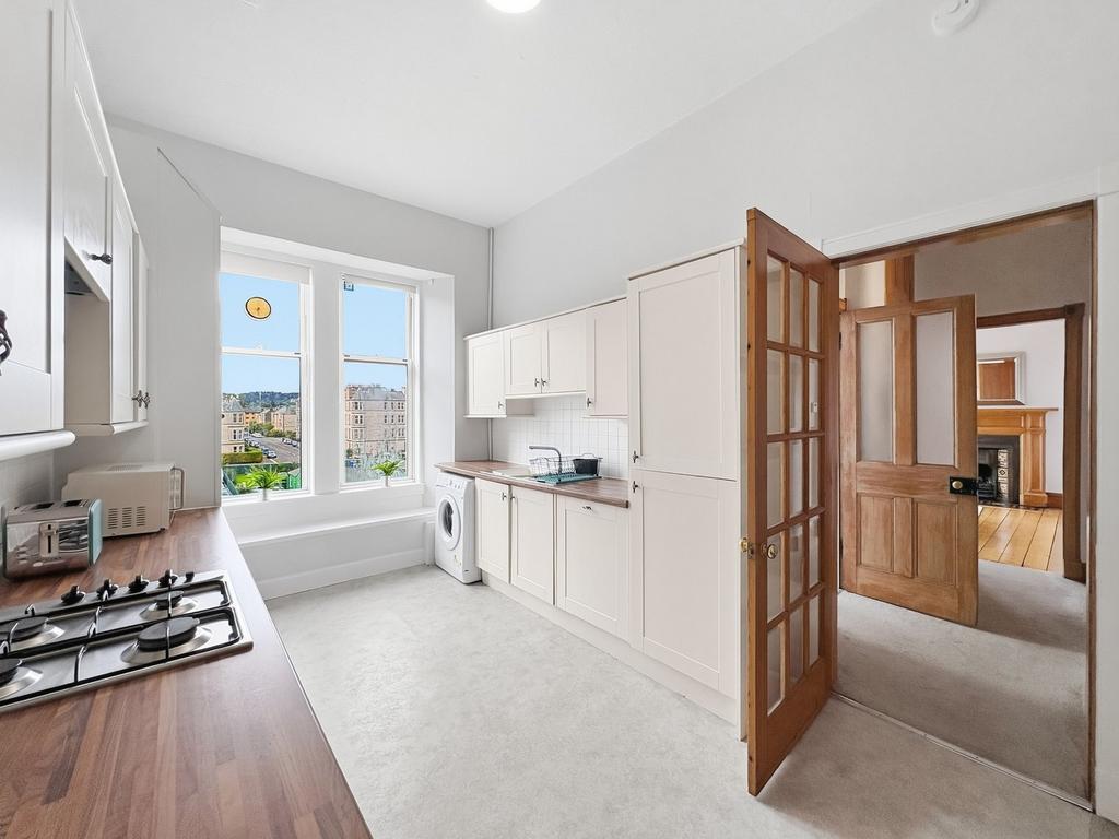 Apartment in Edinburgh - View 5