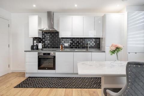 3 bedroom apartment for sale, High Street, Slough, Berkshire