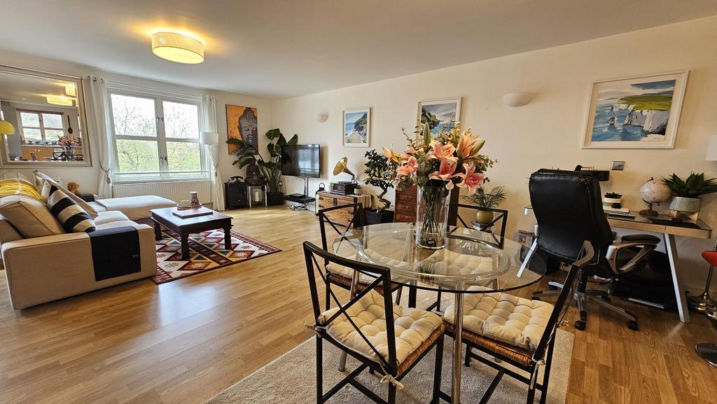 Apartment in Bristol - View 4