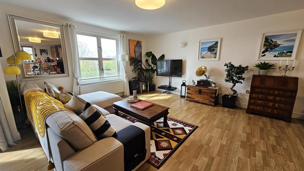 Apartment in Bristol - View 5