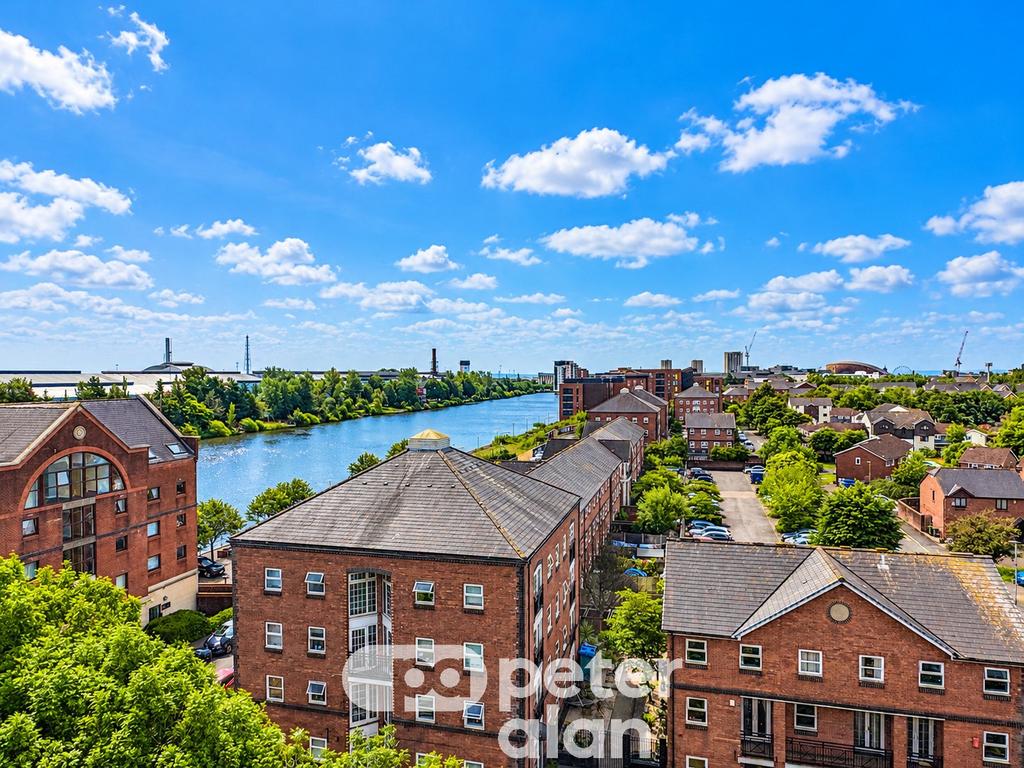 Apartment in Cardiff - More