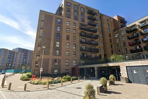 2 bedroom flat to rent, Colnebank Drive, WATFORD, WD18
