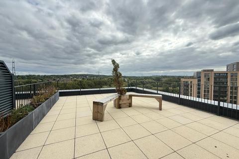 2 bedroom flat to rent, Colnebank Drive, WATFORD, WD18