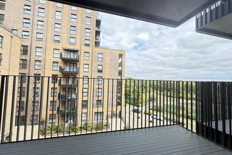 2 bedroom flat to rent, Colnebank Drive, WATFORD, WD18