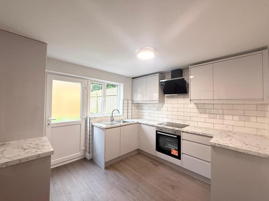 House in Leeds, Half Mile, Rodley - View 3