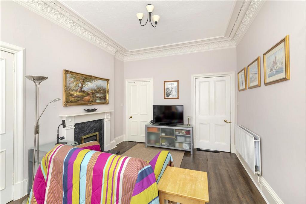 Apartment in Edinburgh - More
