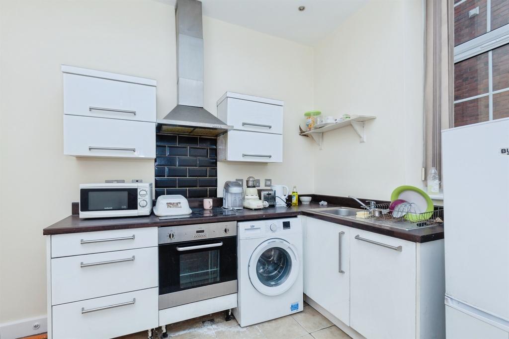 Apartment in Leicester - View 3