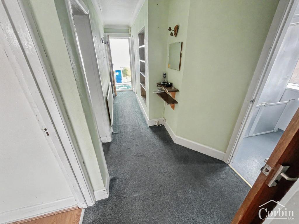 House in Poole - View 4