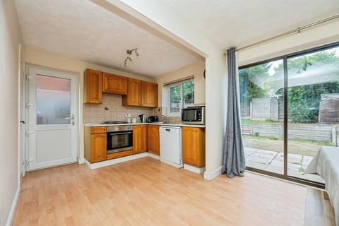 3 bedroom semi-detached house for sale, Beauchamp Avenue, Kidderminster