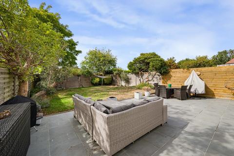 4 bedroom semi-detached house for sale, The Close, Bexley