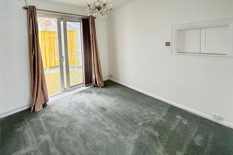 3 bedroom semi-detached house to rent, Simmins Crescent, Leicestershire LE2