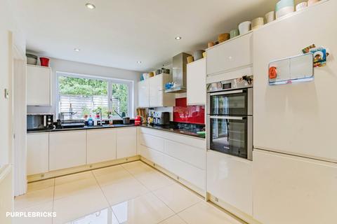 4 bedroom detached house for sale, Fernwood Close, Bromley, BR1